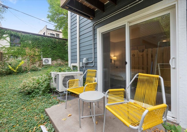 Building Photo - 1217 E Wilson St