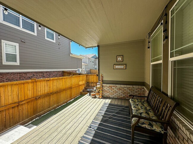 Building Photo - NEARLY NEW 3-bed Paired Home in Senderos Creek community!