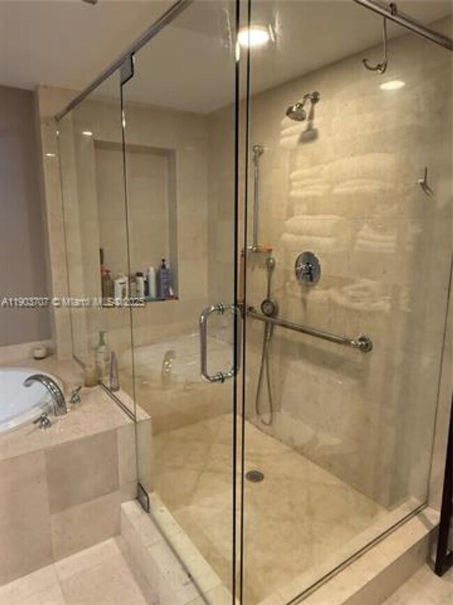 Building Photo - 1850 S Ocean Dr