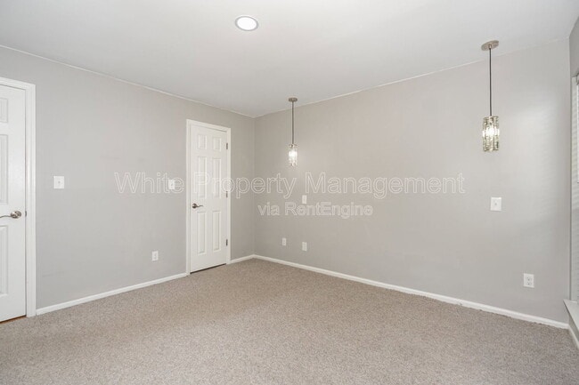 Building Photo - 2516 Cranbrook Ln
