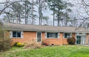 Building Photo - 443 Steele Rd
