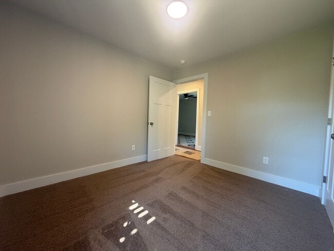 Building Photo - 460 Highland Ave