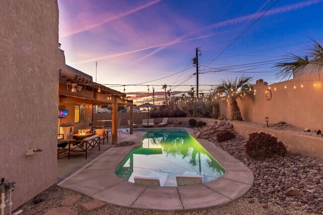 Building Photo - 3921 Aloha Ln