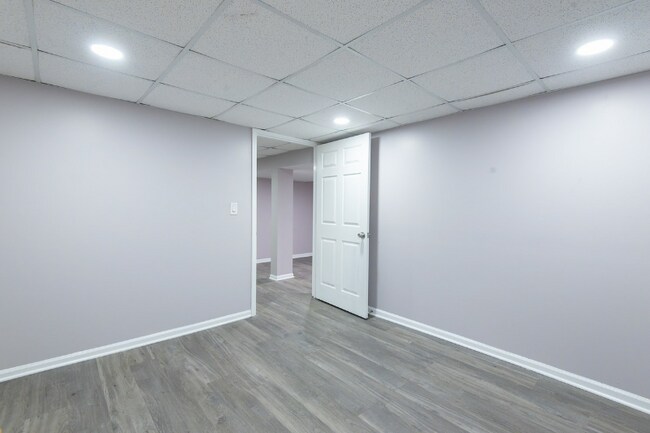 Building Photo - 209 N Dryden Pl