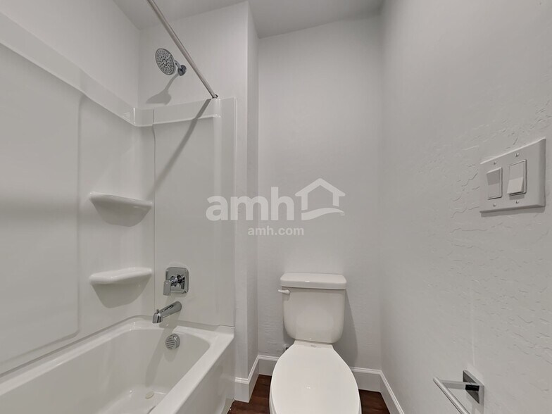 Building Photo - 17151 W Townley Ave