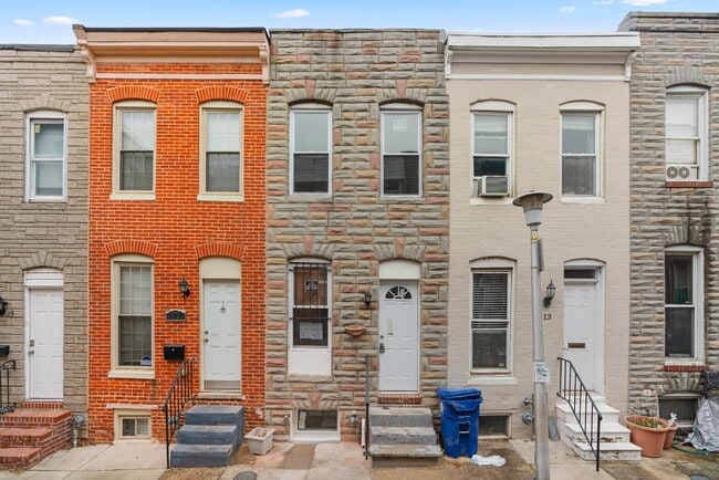 Building Photo - 15 N Bradford St