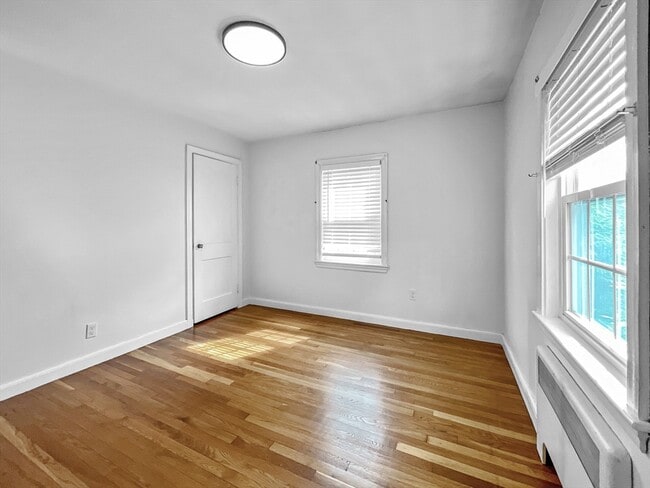 Building Photo - 41 Burrwood Rd