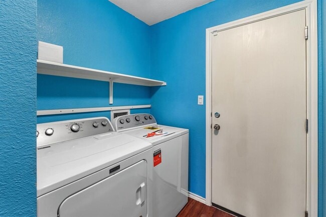 Building Photo - 4400 Belfield Ln