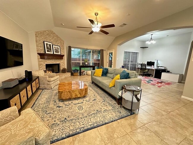 Building Photo - 10024 Lisi Anne Dr