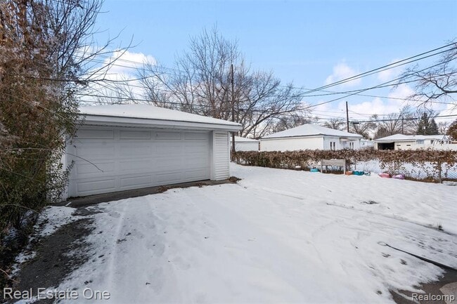 Building Photo - 4114 Lincoln Blvd