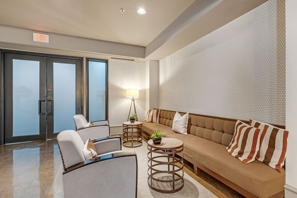 Meeting- Seating area - 1803 Broadway