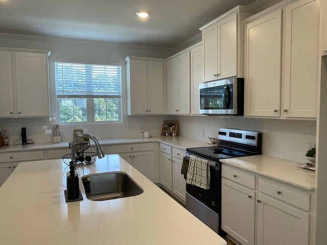 Building Photo - 6203 Honeybell Aly