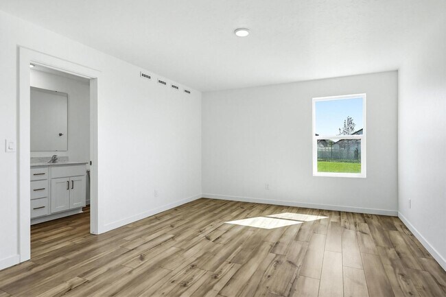 Building Photo - Stunning 4-Bed Home with 3-Car Garage in Cirrus Pointe – Caldwell