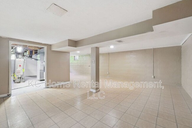 Building Photo - 5336 Appleton Ave