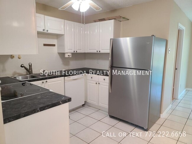 Building Photo - 4311 SE Geneva Dr