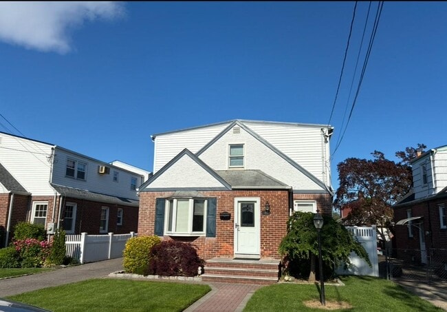 Primary Photo - 100 Carl Ave