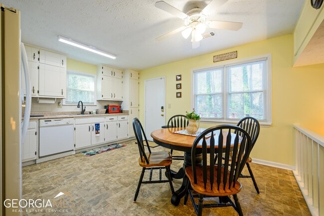 Building Photo - 9577 Winding Way Ln