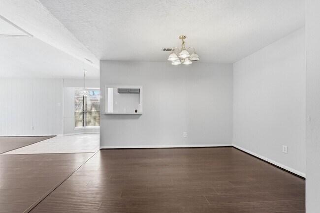 Building Photo - 6807 Falling Waters Dr