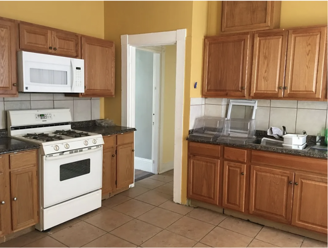 Building Photo - 3 bedroom in Boston MA 02130
