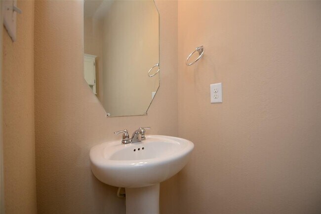 Building Photo - 21711 Tinsley Trails