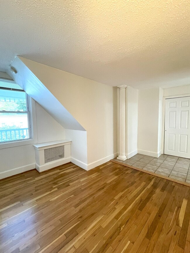 Building Photo - 108 Brookside Ave