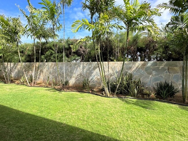 Building Photo - Gorgeous Furnished Beachside Home in Kailua