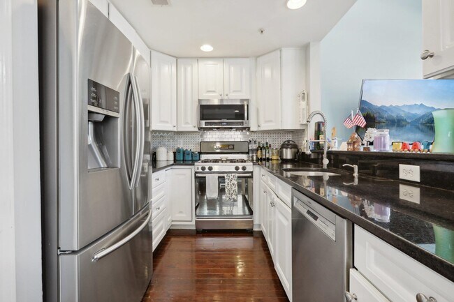 Building Photo - 80 Lydia Dr