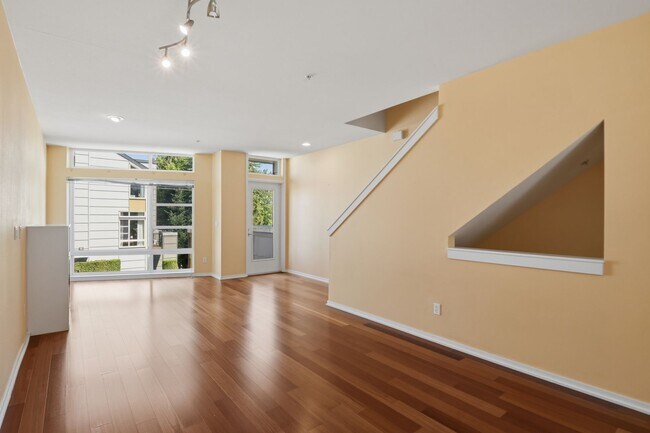 Building Photo - 15235 NE 81st Way