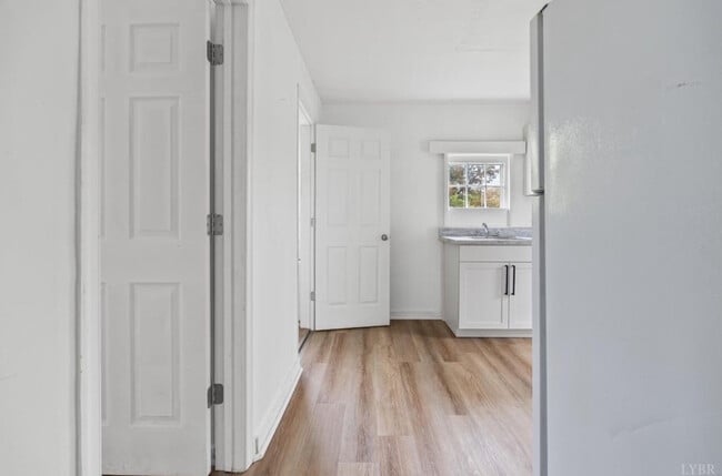 Building Photo - 111 M T Holt Ave