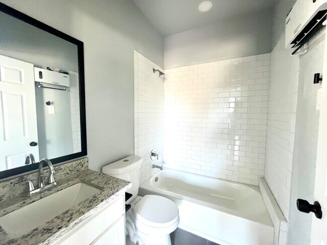 Building Photo - 2714 Observation Dr