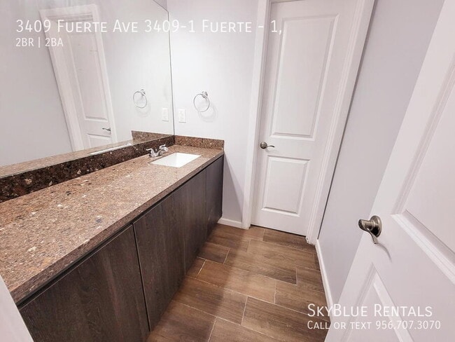 Building Photo - 3409 Fuerte Ave