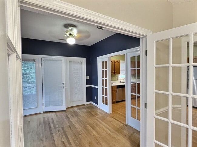 Building Photo - 7 Preakness Dr