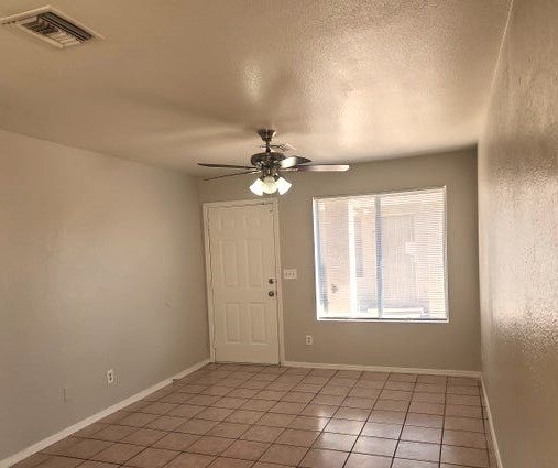 Building Photo - MARVELOUS TWO BEDROOMS AND ONE BATHROOM AV...