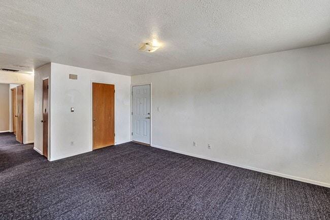 Building Photo - 455 Topaz Dr