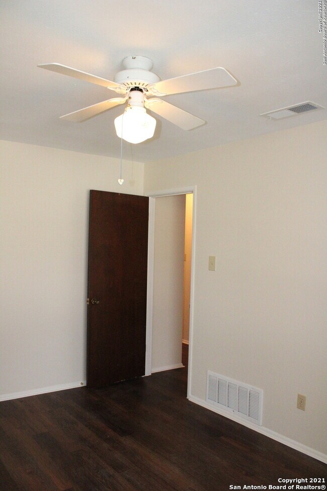 Building Photo - 5314 Peppermint Ln