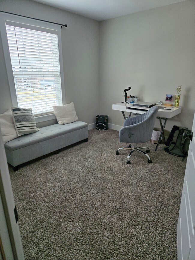 Building Photo - 506 Sudbury Dr