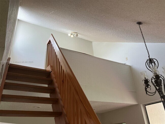 Building Photo - 13036 SW 88th Terrace N