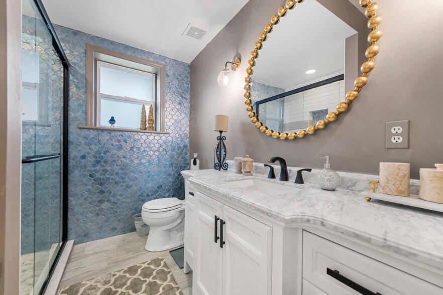 Master bath - 7538 Wydown Blvd