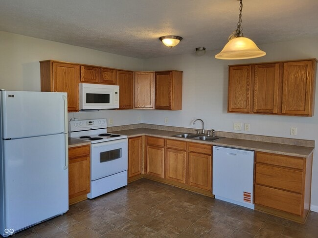 Building Photo - 2704 Winding Creek Ln