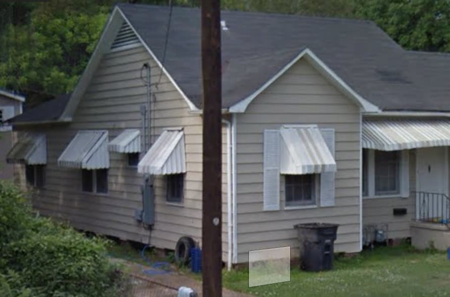 Primary Photo - 2933 Dayton St