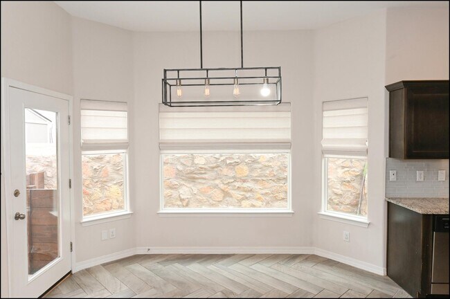 Building Photo - 14905 Tierra Haven Ave