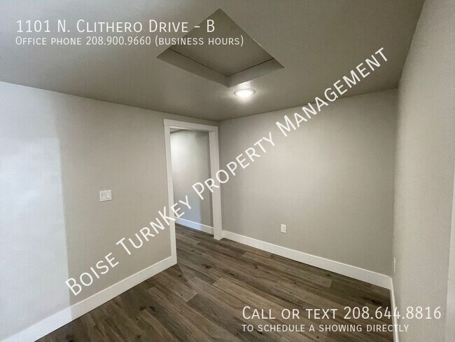 Building Photo - 1101 N Clithero Dr