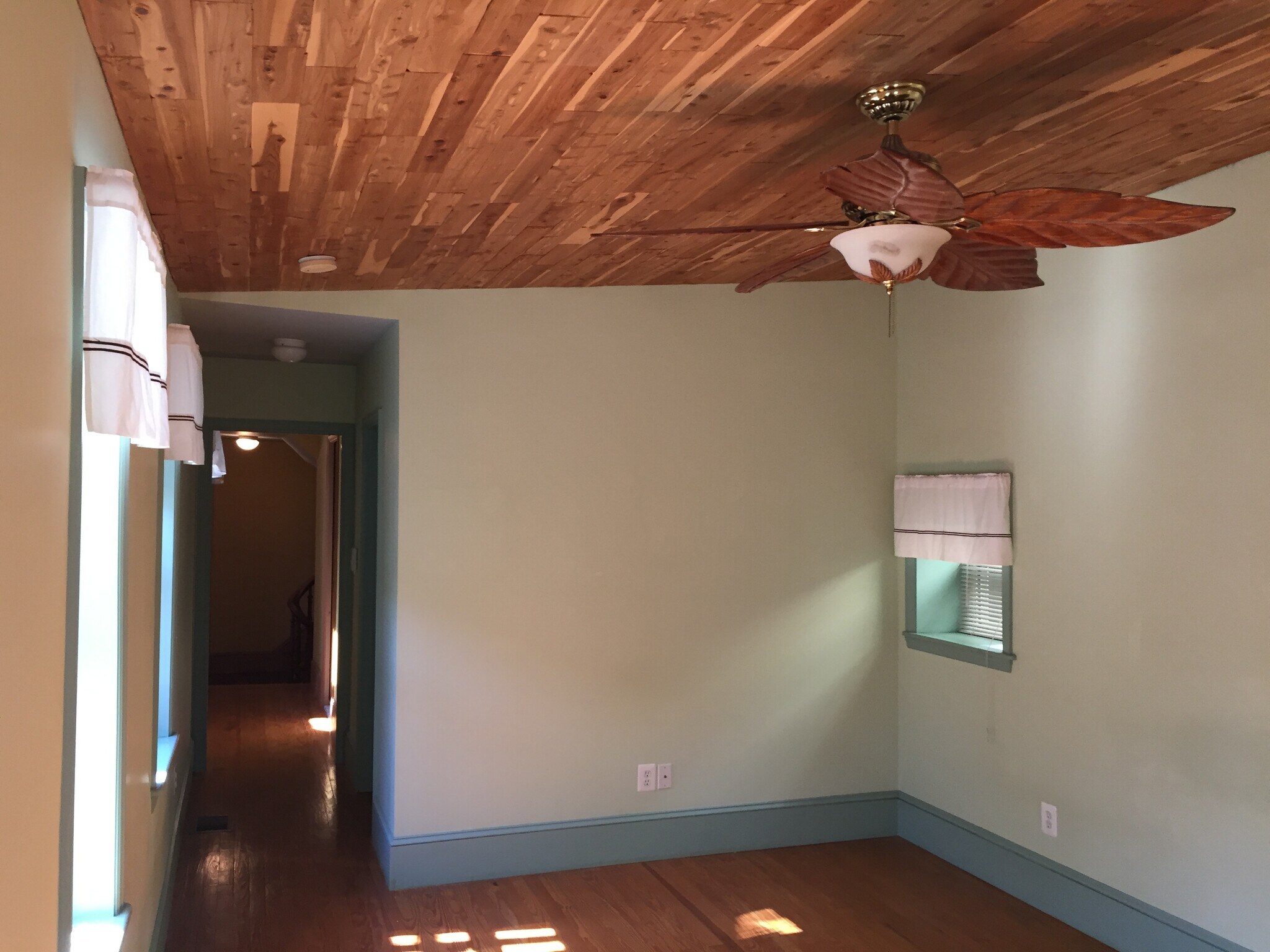 Building Photo - 2008 E Baltimore St