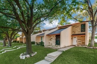 Building Photo - 351 Valley Park Dr