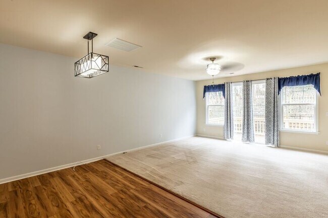 Building Photo - 2455 N Berkshire Rd