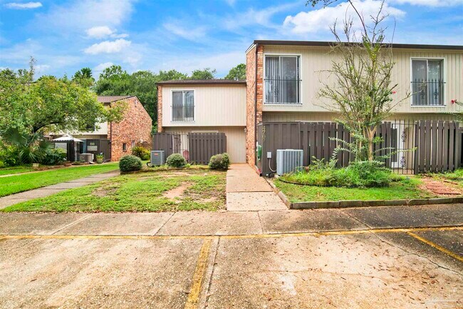 Building Photo - 4707 Huron Dr
