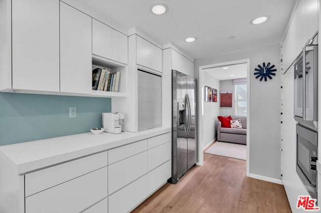 Building Photo - 140 Ocean Park Blvd