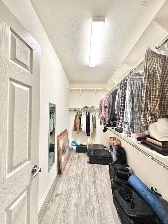 Building Photo - 16492 W Caldwell St