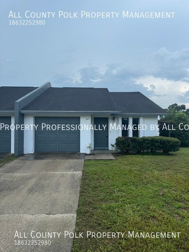 Primary Photo - Excellent 2 Bedroom Duplex in Lakeland for...