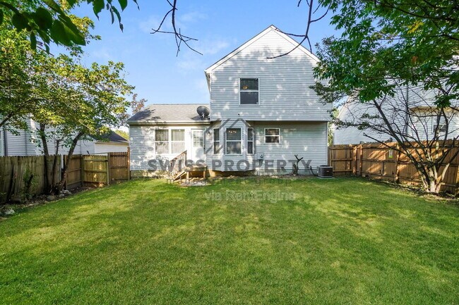 Building Photo - 2212 Kingsglen Dr